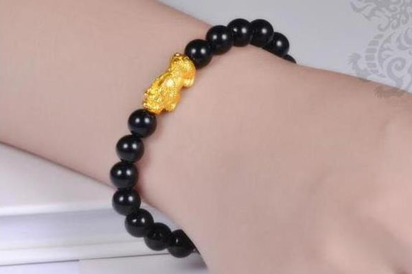 5 Powerful Effects of Wearing Obsidian Bracelets