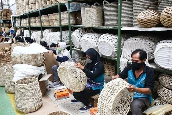 Strategi UMKM tetap profit saat resesi global dan ekonomi lesu