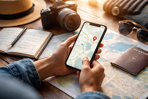 Aplikasi digital membantu traveler merencanakan perjalanan, mengelola aktivitas, dan menikmati pengalaman traveling dengan lebih praktis dan terarah.